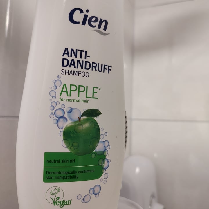 photo of Cien Anti-Schuppen Shampoo shared by @wrcc on  16 Feb 2022 - review