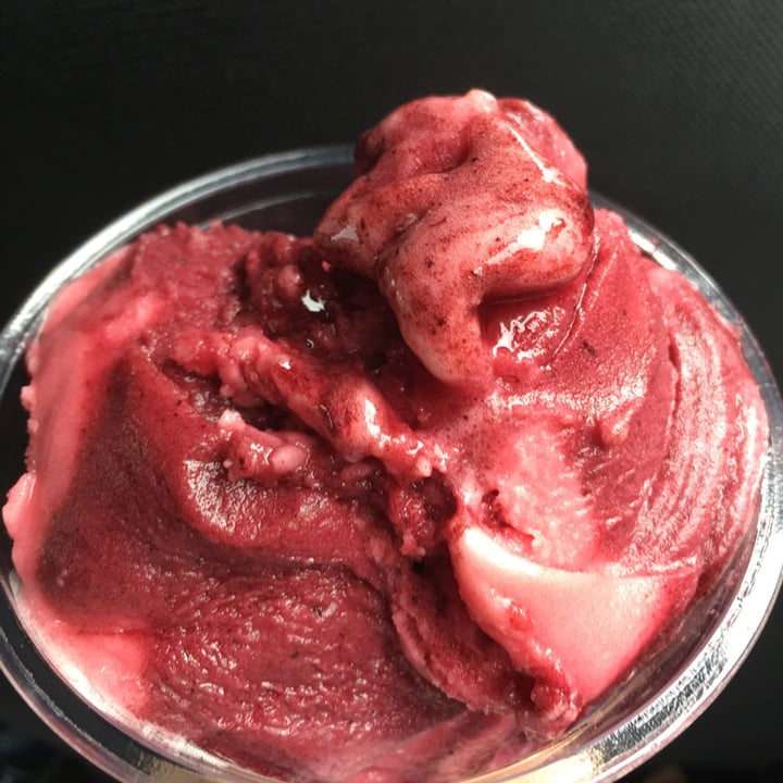 review photo of Ben & Jerry’s Berry sorbet shared by @veganfoodinsydney on 22 Nov 2021 - review