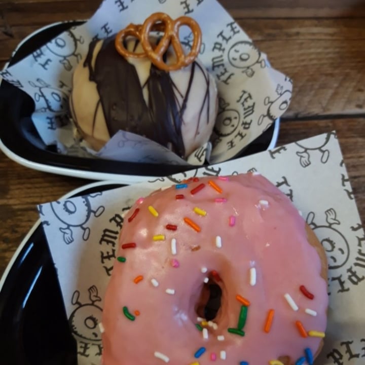 photo of Temple Coffee & Donuts Doughnuts shared by @fuchsiahavok on  13 Apr 2020 - review
