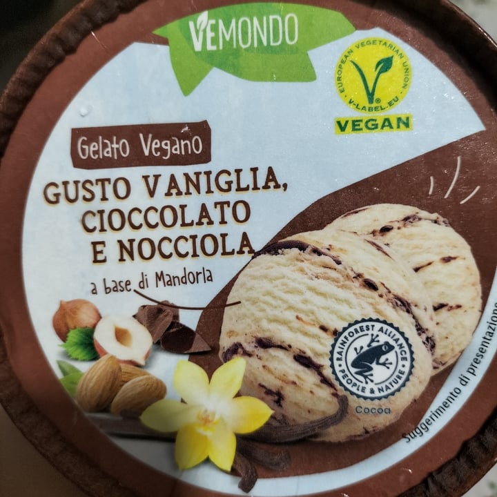 photo of Vemondo Gusto Vaniglia, Cioccolato  E Nocciola shared by @elisabetta91 on  13 Jun 2022 - review