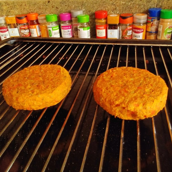 review photo of Plant to Plate Curried Cauliflower Planta Based Burgers shared by @cianc on 23 Aug 2021 - review