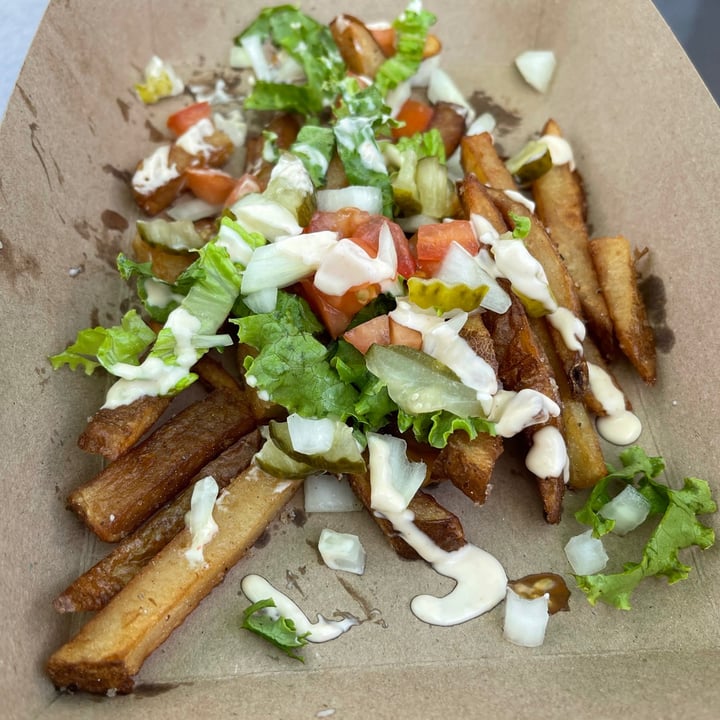 photo of Plantology Veggie Loaded Fries shared by @manuelaw on  10 Sep 2021 - review