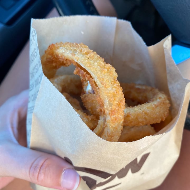 photo of A&W Canada Onion Rings shared by @curvycarbivore on  07 Sep 2022 - review