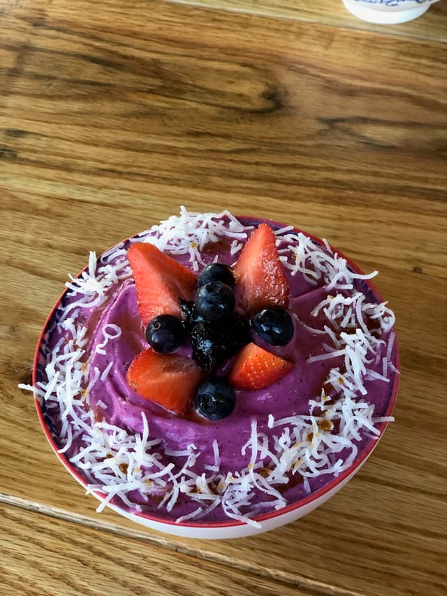 菜肴“Tropical Iris Bowl”的照片