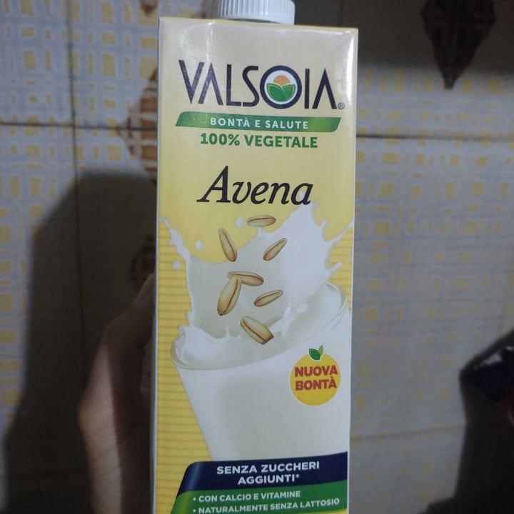photo of Valsoia bevanda vegetale all'avena shared by @lostregone on  22 Nov 2022 - review