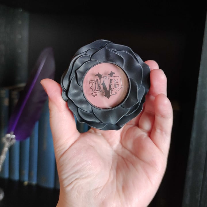 review photo of KVD Beauty Everlasting blush shared by @scarletbeck on 07 May 2022 - review