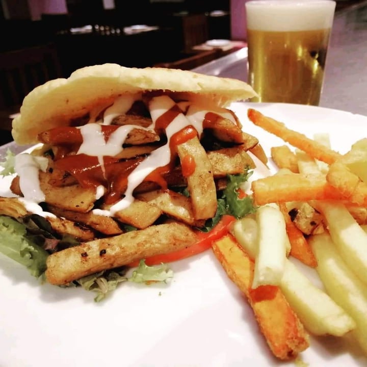 photo of Vegania Veggie Bar Carabanchel Kebab No Pollo shared by @ladrilloeco on  23 Nov 2020 - review
