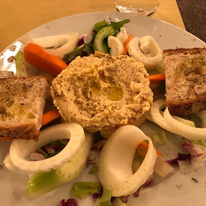 photo of Origano Trevi hummus con verdure shared by @vittoria19 on  24 Sep 2022 - review