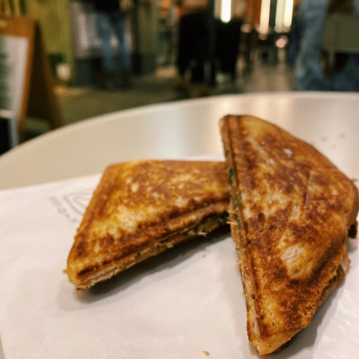 photo of UNION KIOSK Roast Veg Chicken Spinach and Yay Feta Jaffle shared by @cake on  03 Apr 2022 - review