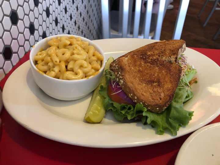 photo of Chicago Diner Straight up veggie shared by @elizabeth on  27 Jun 2019 - review
