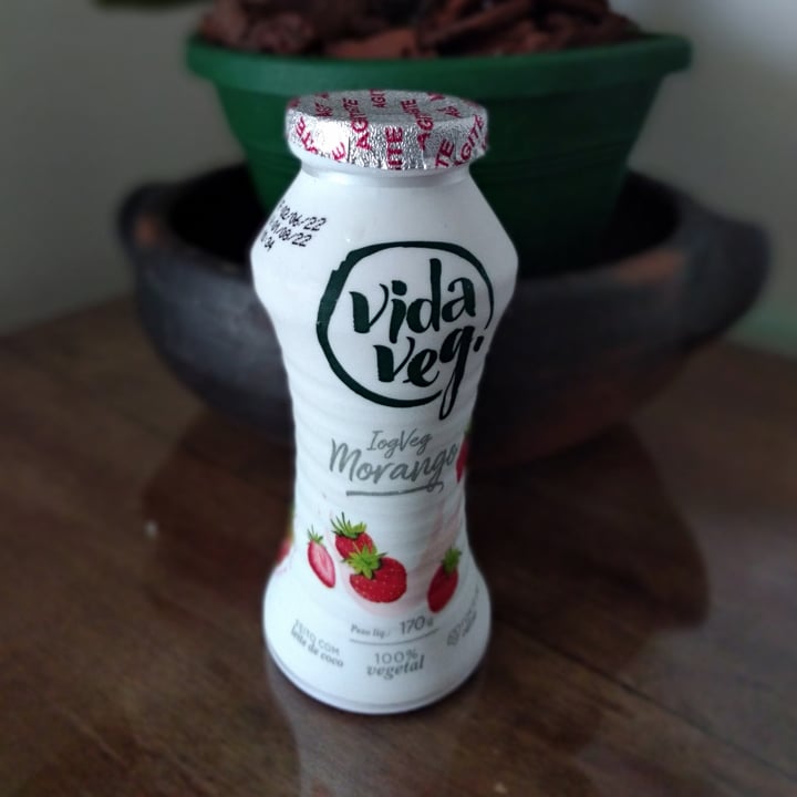 photo of Vida Veg Iogurte De Morango shared by @mqhazoff on  20 Jun 2022 - review