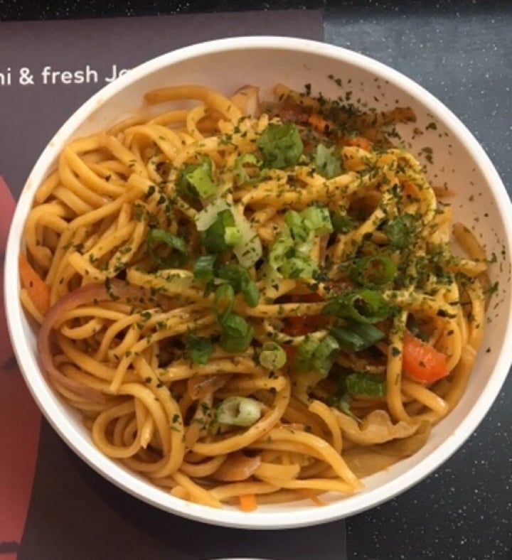 review photo of YO! Sushi Vegetable Yakisoba shared by @sophieveena on 01 Apr 2020 - review