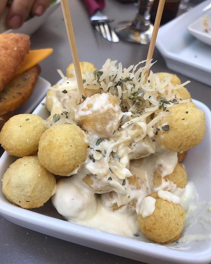 photo of Jardin Urbano Patatas con salsa de queso shared by @fenix894 on  04 Sep 2019 - review