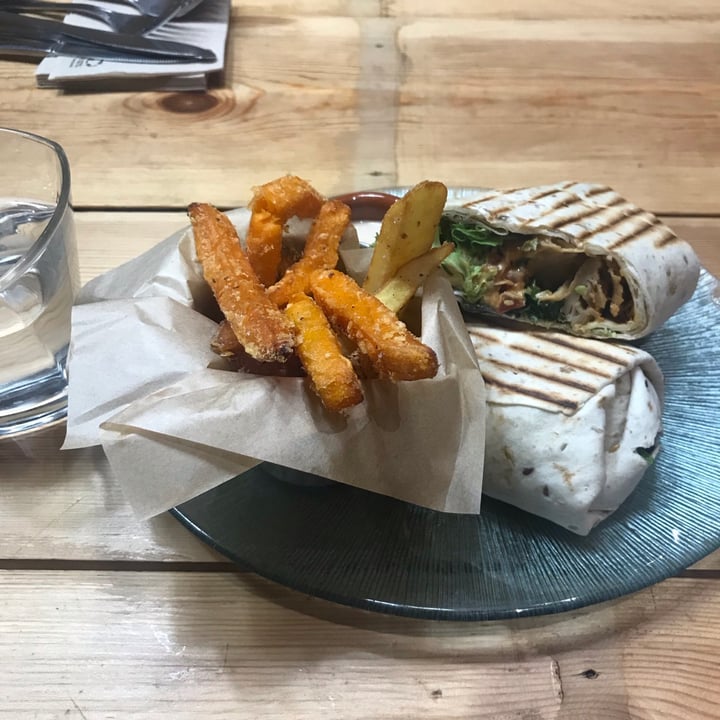 photo of Frutas Prohibidas Wrap valiente shared by @daytruji on  26 Oct 2020 - review