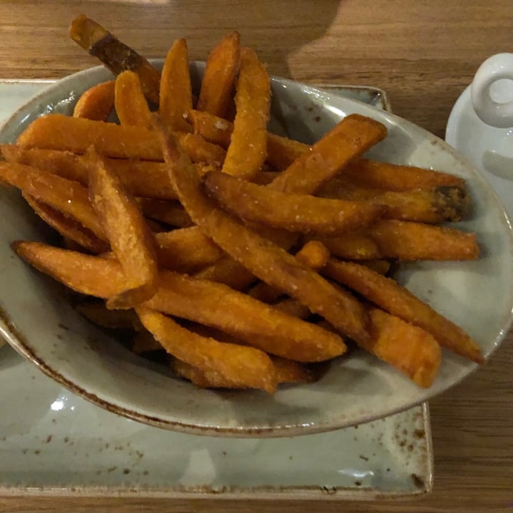 photo of Hans Im Glück German Burgergrill Sweet Potato Fries shared by @meltingpotatoes on  25 Feb 2021 - review