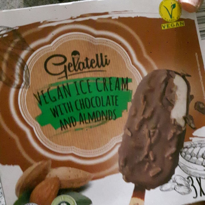 photo of Gelatelli Vegan Ice Cream with Chocolate and Almonds shared by @blacksnow on  19 Apr 2022 - review