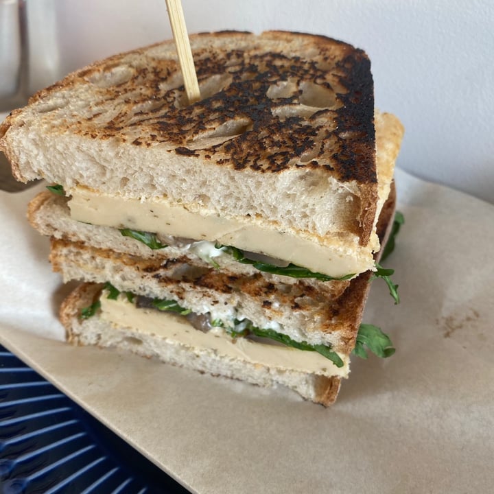 photo of Zilch Bakery & Deli Vegan Egg And Cheese Sandwich shared by @kikisparks on  03 May 2020 - review