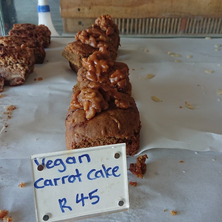photo of Hang Ten Cafe Vegan carrot cake shared by @betterplanet on  23 Jul 2022 - review