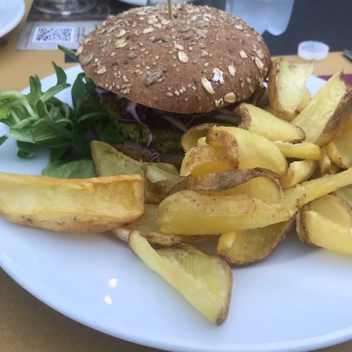 photo of Taverna Brigantia hamburger veg shared by @miryvera81 on  07 Jul 2022 - review