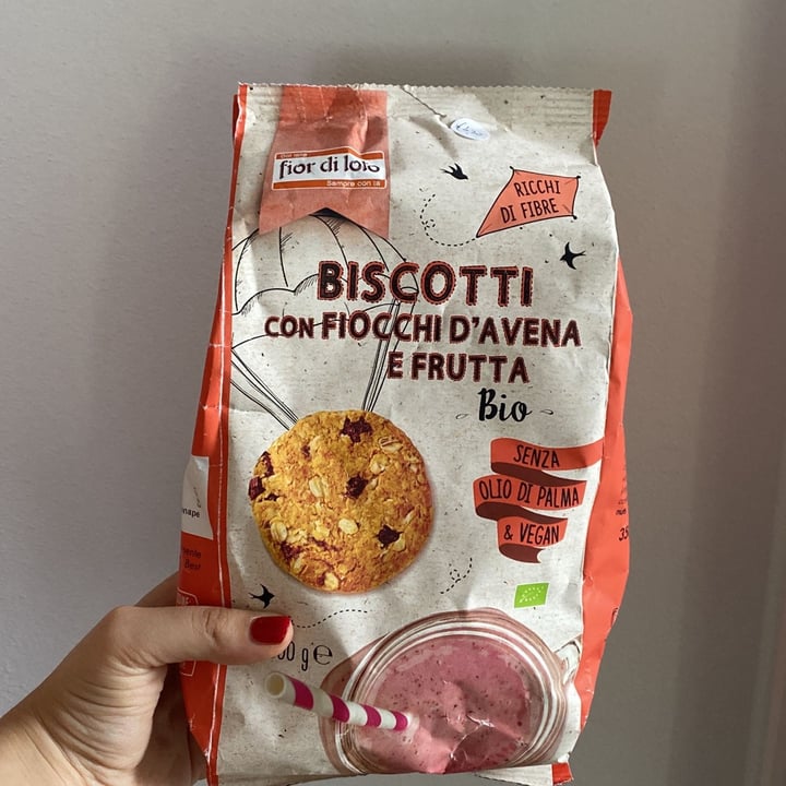 photo of Fior di Loto Biscotti Con Fiocchi D'avena E Frutta shared by @aleatoria on  07 Jun 2022 - review