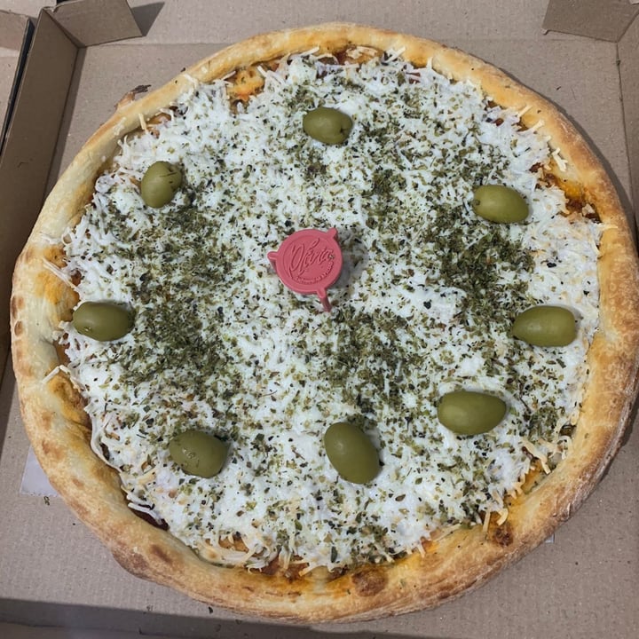 photo of Olivia Empanadas & Pizzas - Wilde Pizza Muzzarella vegana shared by @anavegar on  08 Jan 2022 - review
