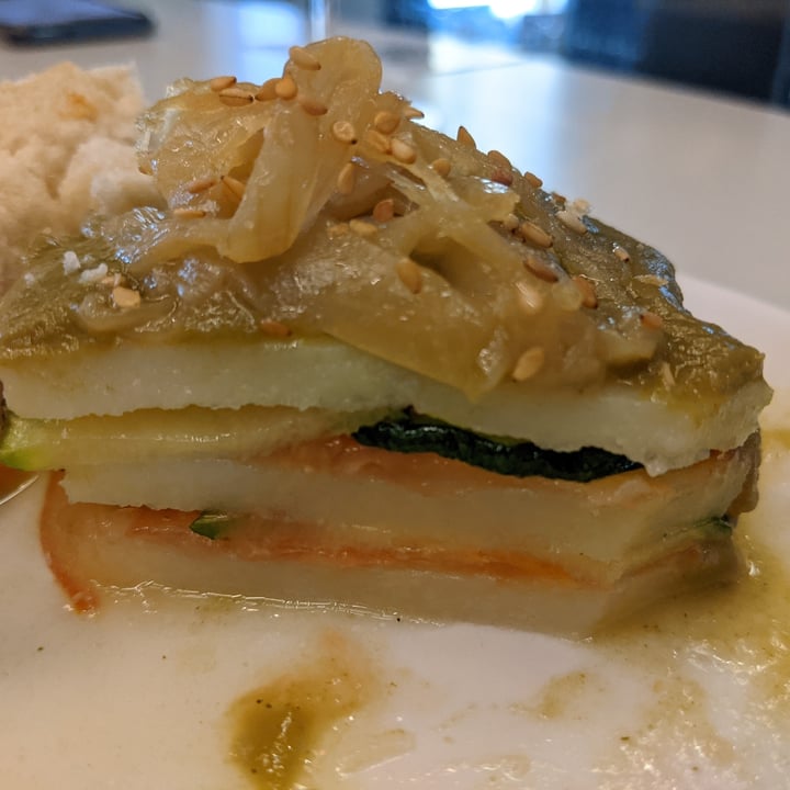 review photo of Café Niza Pincho Vegano: Milhojas De Patata, Calabacín Y Tomate Con Salsa De Remolacha shared by @pasquito on 11 Jan 2021 - review