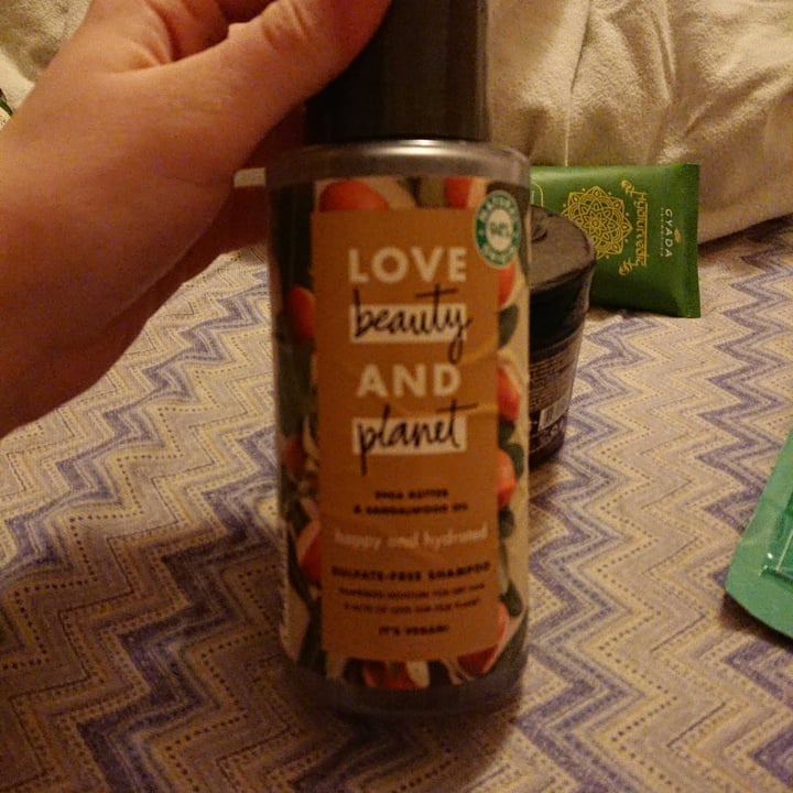 photo of Love Beauty and Planet Shea Butter & Sandalwood Sulfate Free Shampoo shared by @giulynerin on  24 Mar 2022 - review