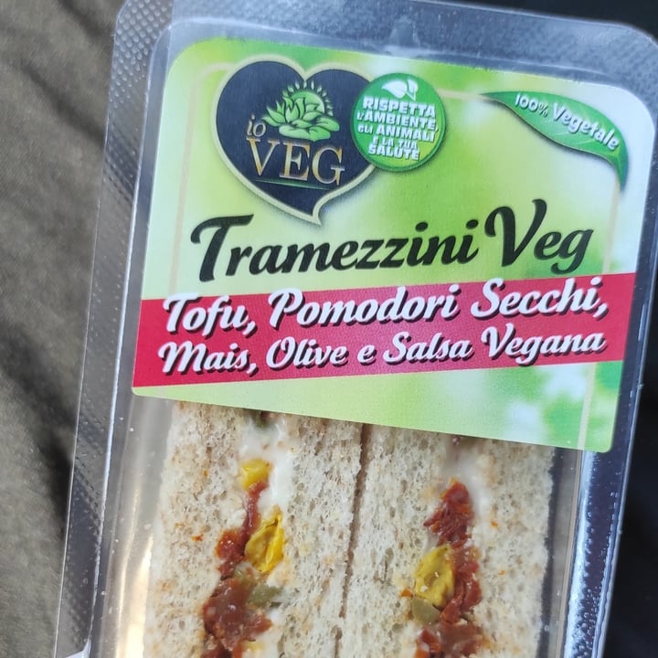 photo of ioVEG Tramezzini Veg Tofu, Pomodori Secchi, Mais, Olive E Salsa Vegana shared by @ipecacuana on  22 Jul 2022 - review