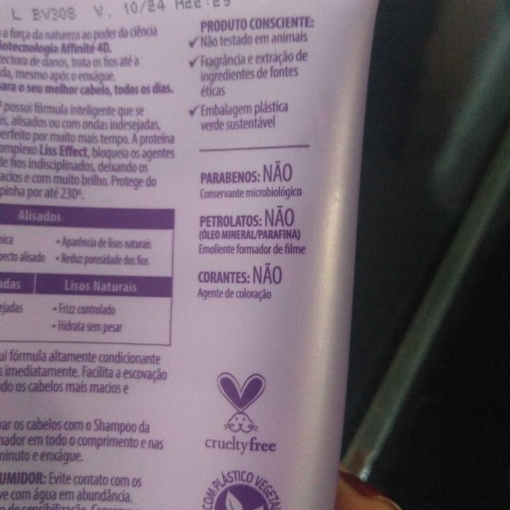 photo of Siage condicionador siàge liso intenso shared by @flaviajaqueline on  06 May 2022 - review