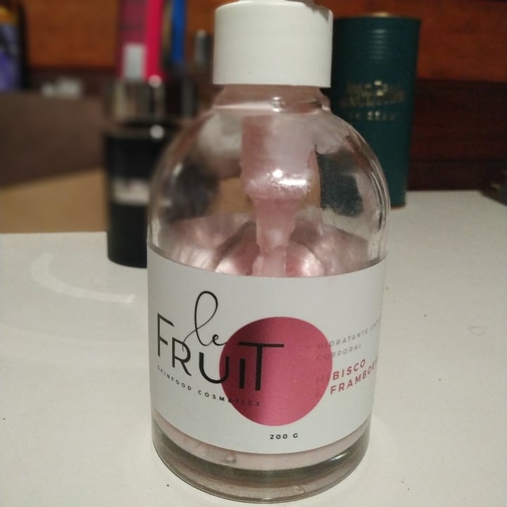 photo of Le fruit Cosmetics Hidratante corporal shared by @carolsimoes on  26 Apr 2022 - review