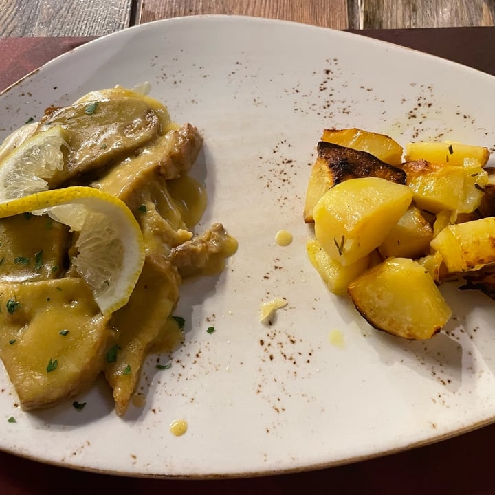 review photo of Rifugio Romano Scaloppina di seitain al limone con patate al forno shared by @rorox85 on 07 Jul 2022 - review