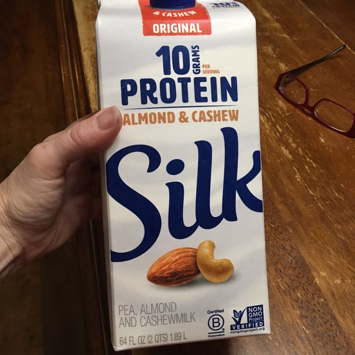 photo of Silk Original almond and cashew shared by @lisa18347 on  11 Jun 2020 - review