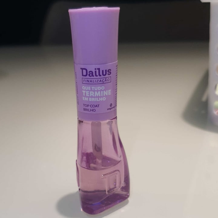 photo of Dailus Top Coat Que tudo termine em brilho shared by @amira7 on  13 May 2022 - review