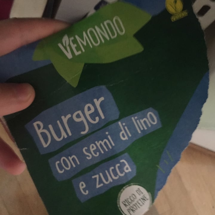 photo of Vemondo 2 burger con semi di lino e zucca shared by @anitacn on  11 Sep 2022 - review