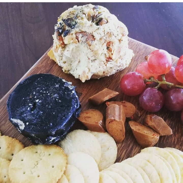 review photo of Savour Savour Ash Cashew Cheese shared by @steffbelly on 07 Apr 2020 - review