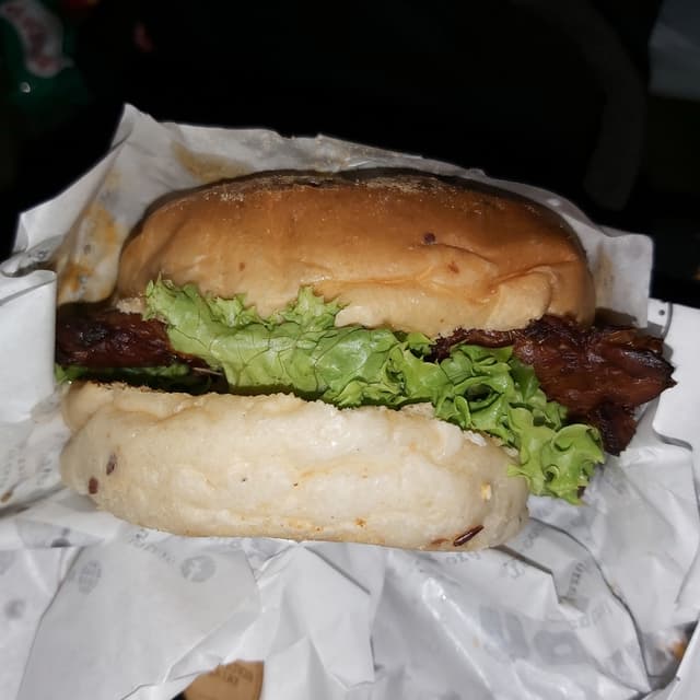 Photo of the dish “Temptation Satay Burger”