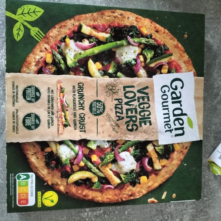 photo of Garden Gourmet Veggie Lovers Pizza shared by @basilicoeprezzemolo on  23 Jun 2022 - review