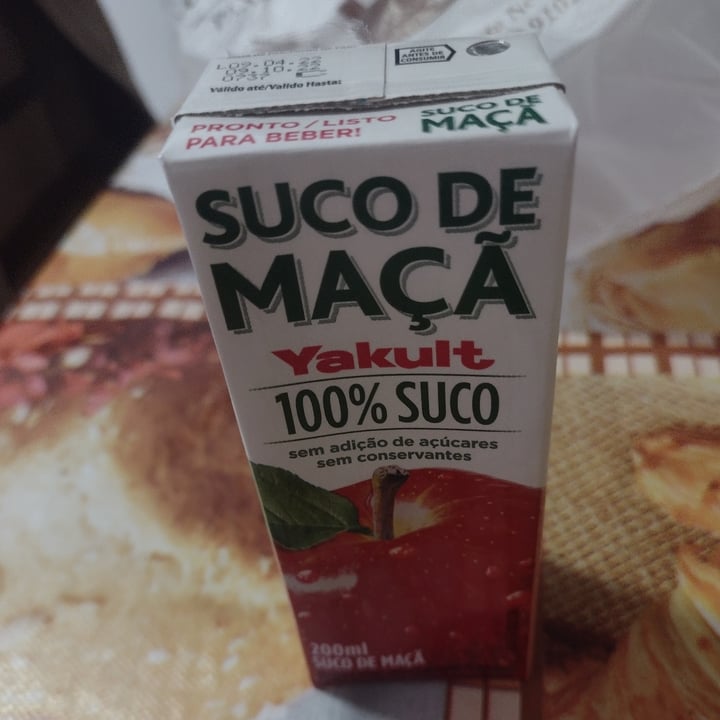 photo of Yakult Suco de maça shared by @luciliurobledo on  28 May 2022 - review