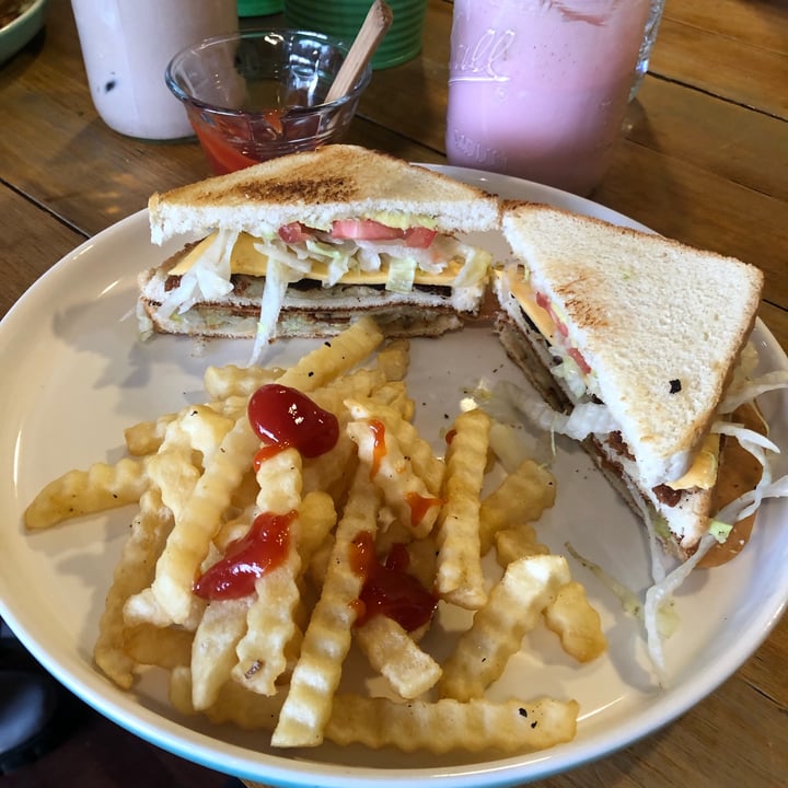 photo of Vegattos Club Sándwich shared by @nenacanela on  09 Mar 2022 - review