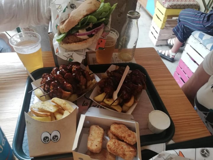 photo of La Trocadero Hamburguesa Vegana shared by @jaquelineruck on  16 Aug 2019 - review