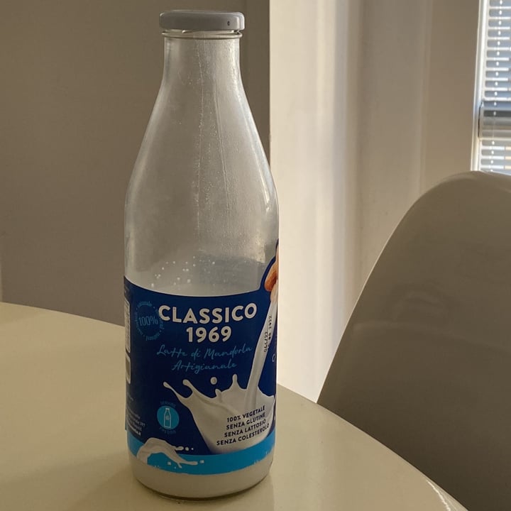 review photo of Mennella Latte di mandorla shared by @gae on 12 Apr 2022 - review