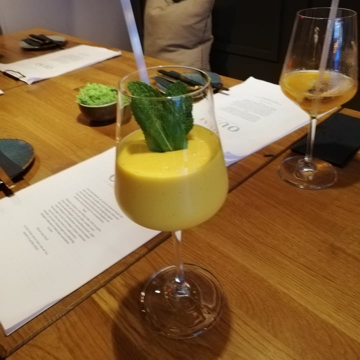 photo of OUAI - Simply Vegan Gold Buddha Shake shared by @markus09 on  11 Jul 2021 - review