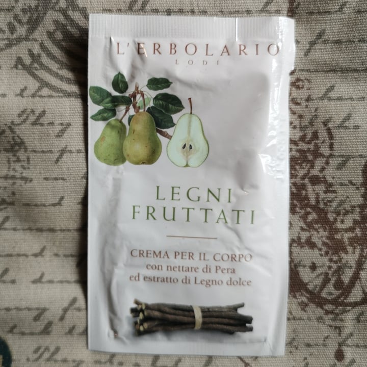 photo of L’Erbolario Crema corpo legni fruttati shared by @maripina on  21 Oct 2021 - review