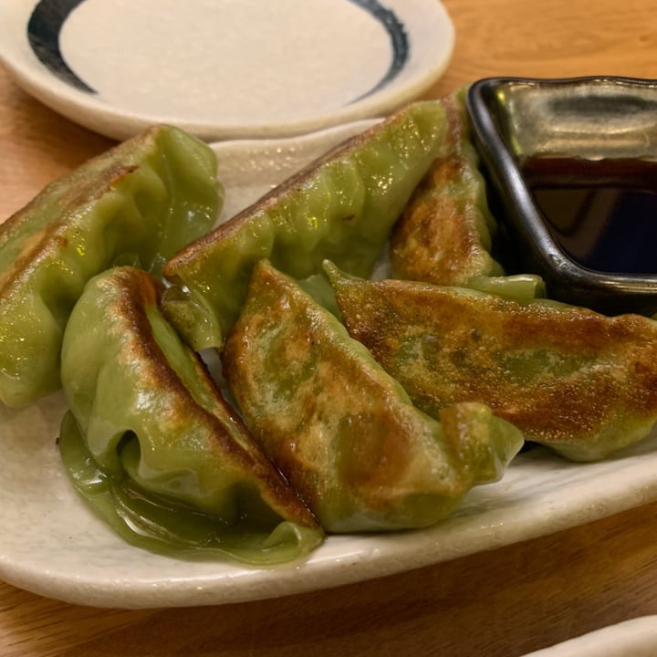 review photo of Takumi Ramen Kitchen Milano gyōza vegani shared by @abillion22 on 08 Apr 2022 - review