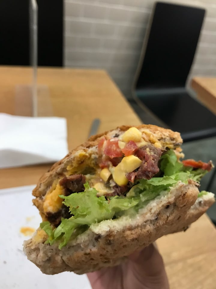 photo of Ooh Cha Cha 自然食科技大樓 Southwest Burger shared by @ridhisanghrajka on  09 Oct 2019 - review