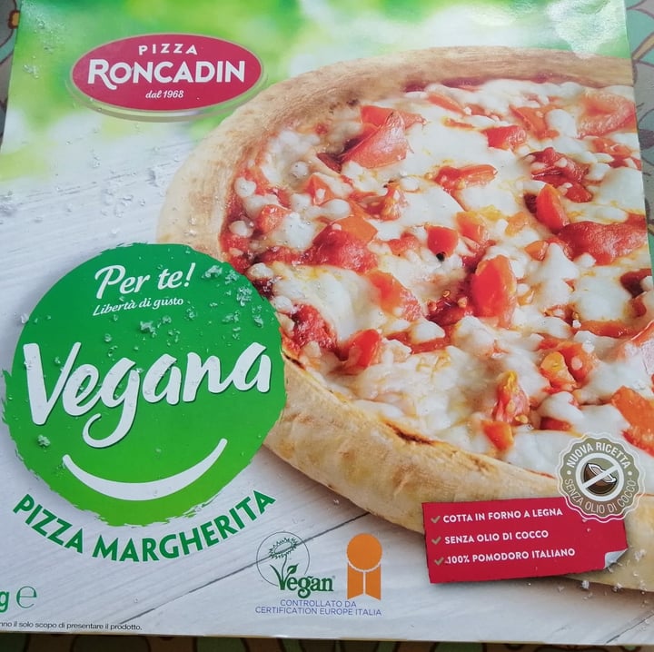 review photo of Pizza roncadin Pizza vegana shared by @vegaia29 on 15 Dec 2021 - review