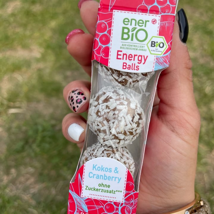 photo of Rossmann Ener Bio Kokos & Cranberry Energy Balls shared by @jamaicainlove on  29 Mar 2022 - review