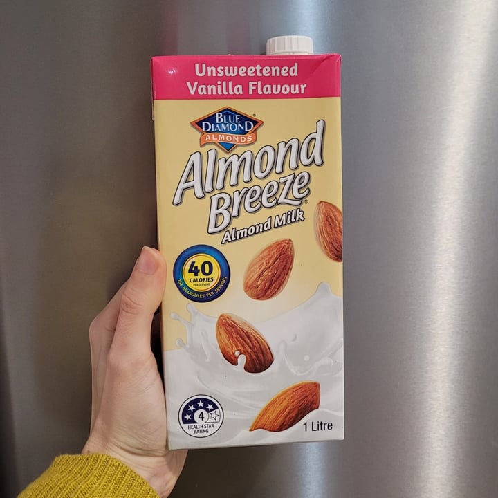 photo of Blue Diamond Unsweetened Vanilla Almond Milk 2.84L shared by @ranelle on  02 Jun 2021 - review