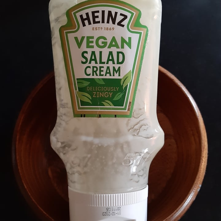 photo of Heinz Vegan Salad Cream shared by @animalfriendly on  11 Oct 2022 - review