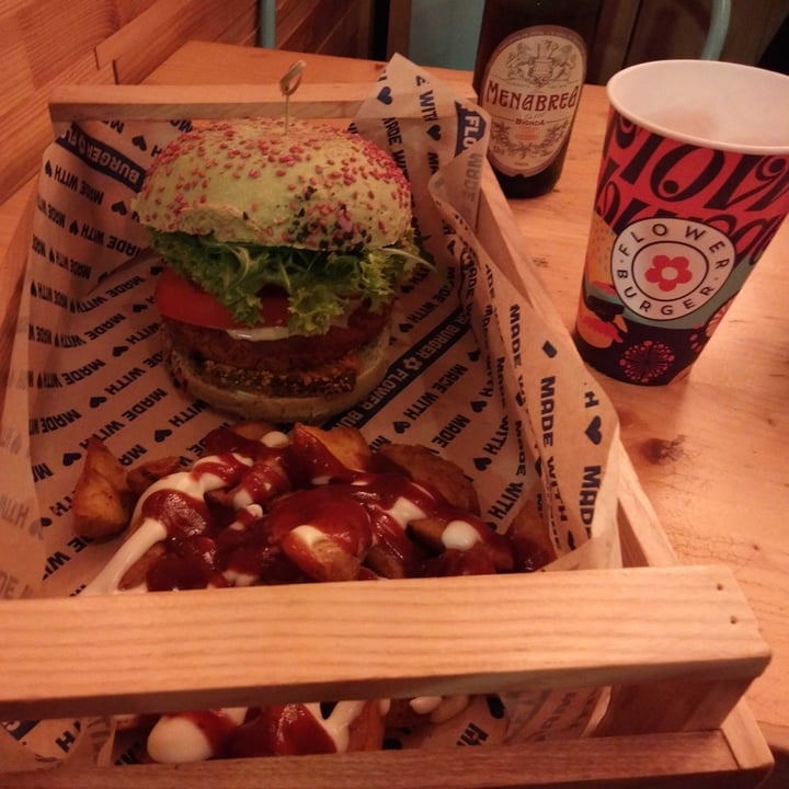 photo of Flower Burger Elf burger shared by @pugliano on  12 Feb 2022 - review